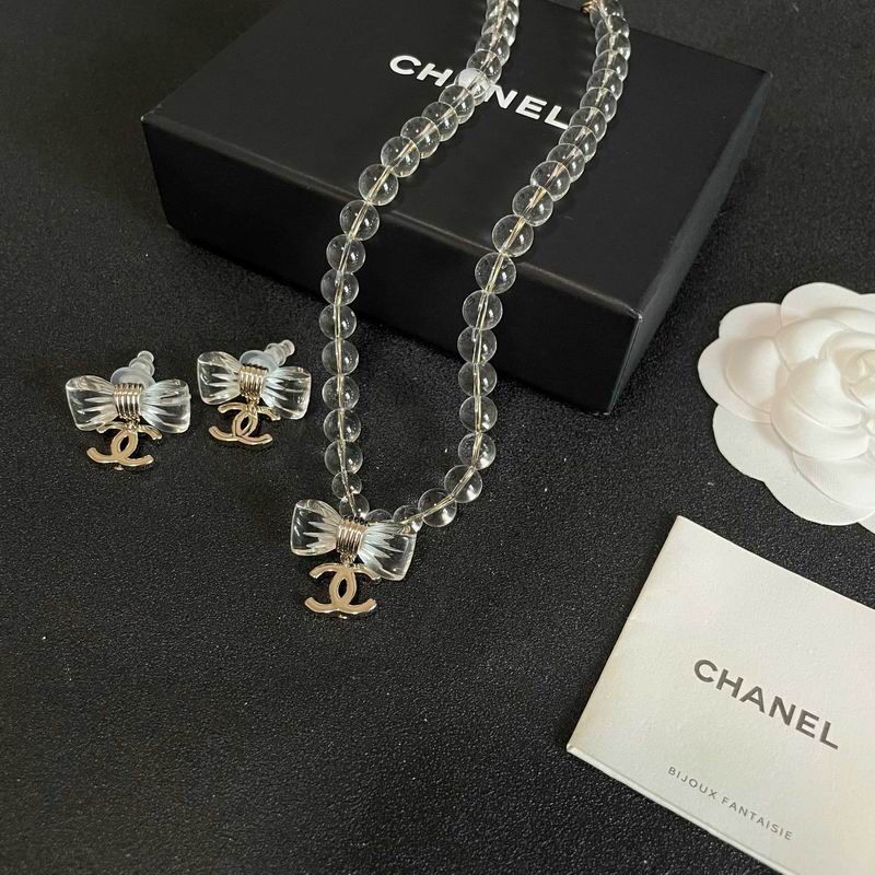 Chanel Suits 04yxs70